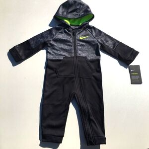 NIKE Therma Fit Hooded One Piece Zip Up Jumpsuit Size 12 Months Neon Black Gray